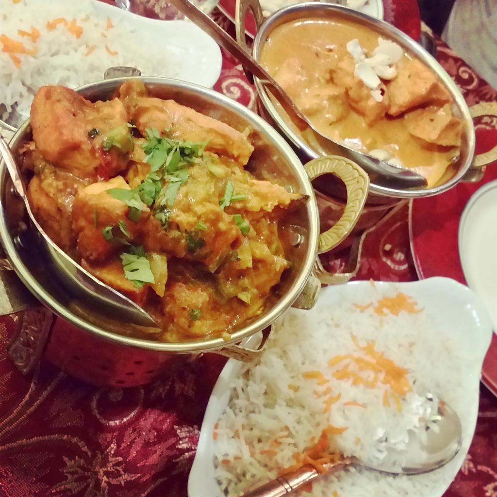 _french_touch's tweet photo. Food fight à Bollywood... #Perfect #Darjeeling #Round3 #IndianDelight http://t.co/EjDhRwPVbi