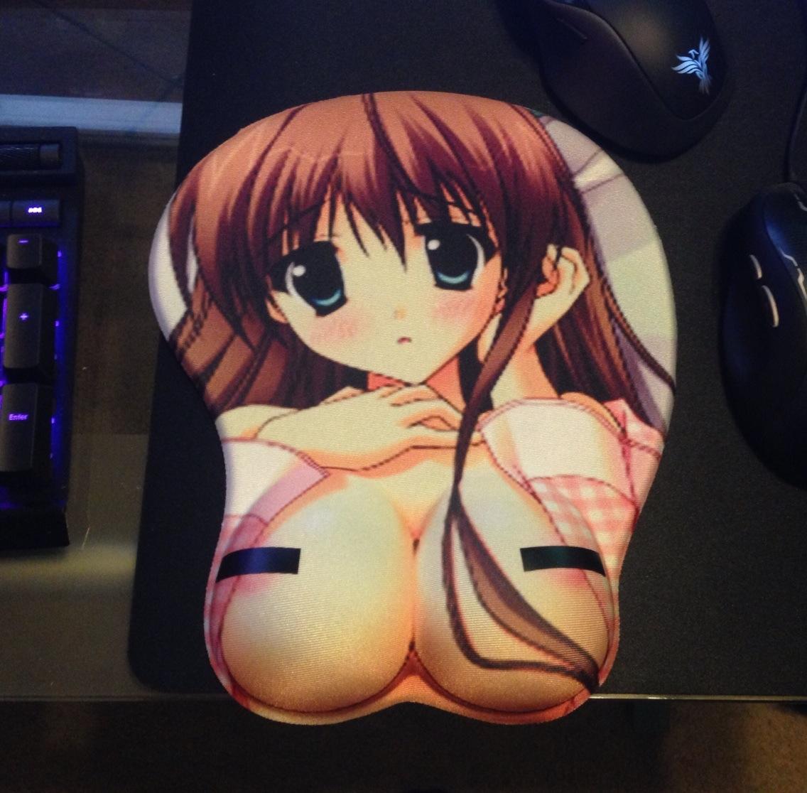 Thanks to @kungfufruitcup I upgraded my mouse pad today. 