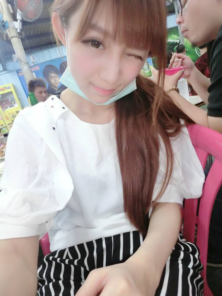 LingSheryl's tweet photo. <3 i miss you @anniechenling @abbyquee http://t.co/cxwpq4egjC