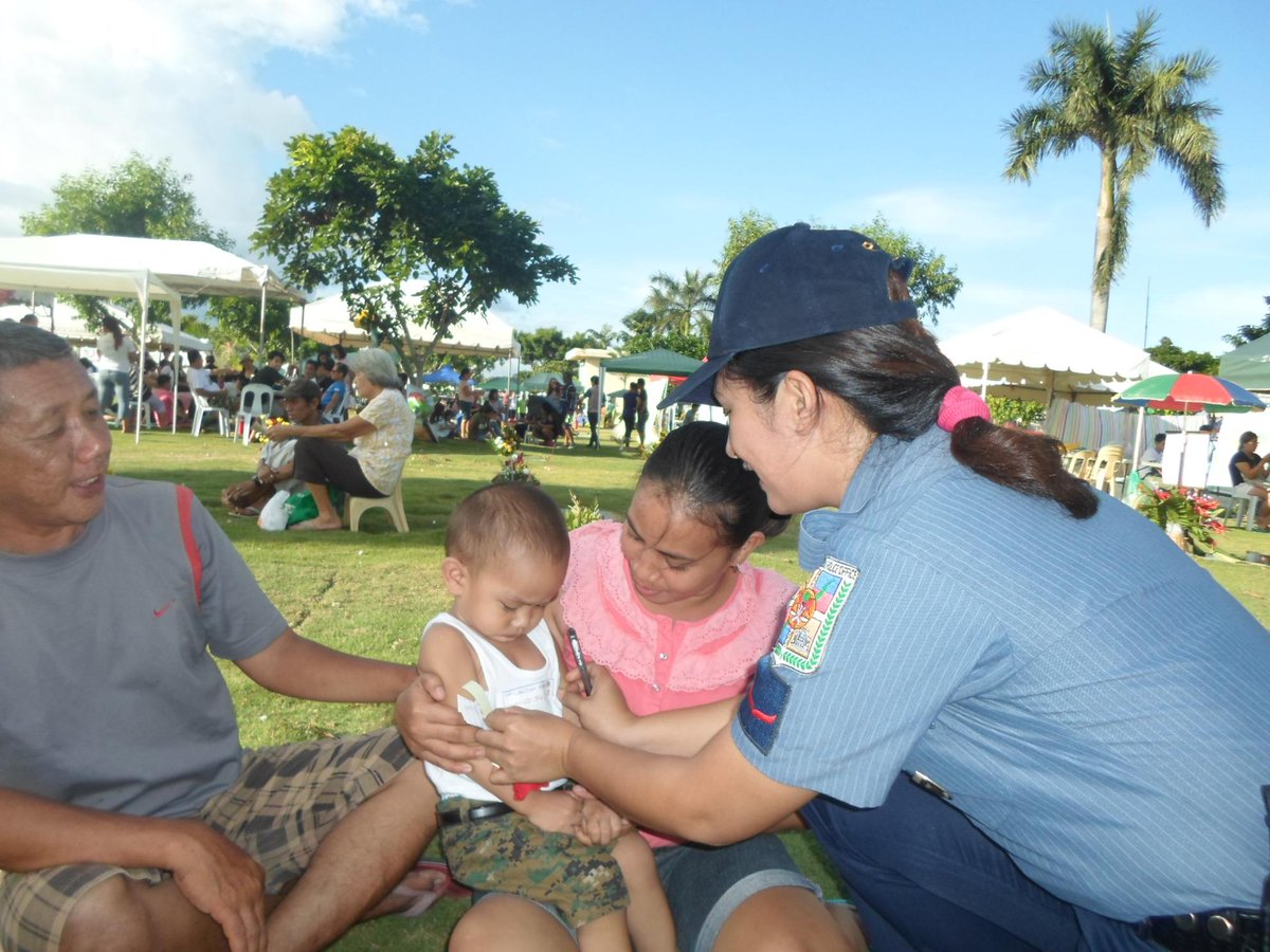LiloanMPSCPPO's tweet photo. @RDPRO7 @rpcrd7pnp @CebuProvincePNP @copliloanps #bestpractice
#nametag #contactno for children during "UNDAS" http://t.co/i4uhHFbIri