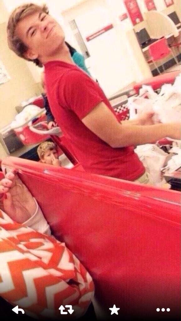 AlcTarget's tweet image. let me check you out;)