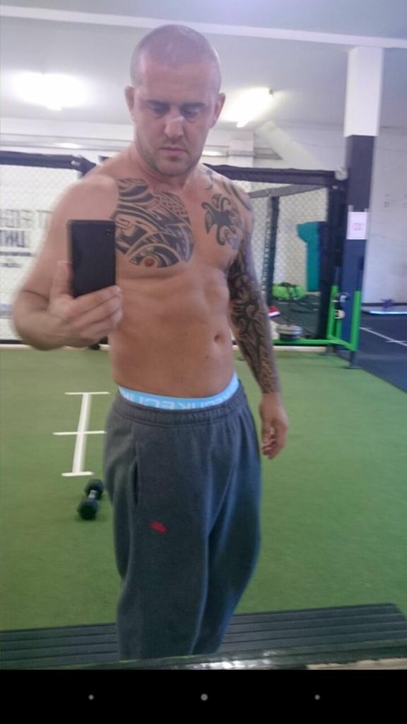 247Projectfit's tweet photo. Selfie at my gym http://t.co/XhDJZChsPk