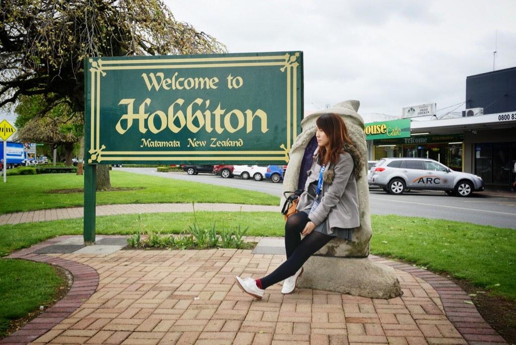 proud_proud's tweet photo. And here I am in HOBBITON !
#HobbitFanContest #RealMiddleEarth #HobbitContestWinner http://t.co/rRISqBgfNu