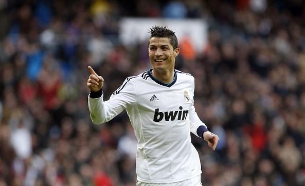 FichajesDigital's tweet photo. Ronaldo destroza un nuevo récord de la historia del Real Madrid http://t.co/aFZra3SQ6D #fichajes http://t.co/f4cIZVE9c0