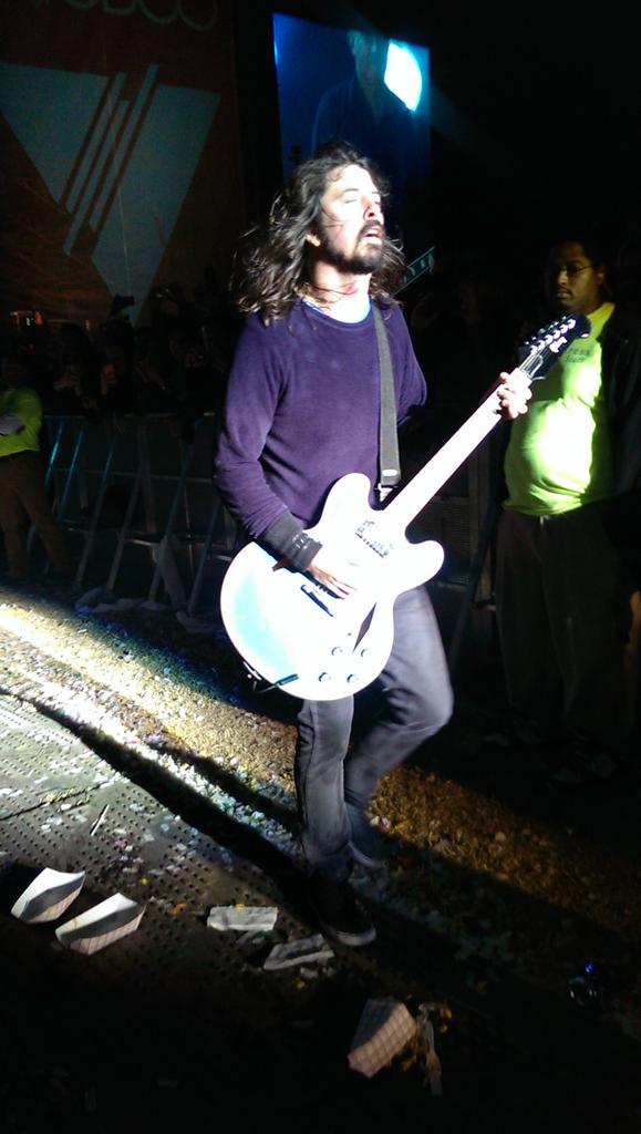 buffyanne's tweet photo. So this happened a few minutes ago &amp; I totally fangirled! #VoodooFest @foofighters @VoodooNola http://t.co/gqmRiinxlG