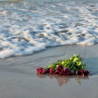 uae85S's tweet photo. لآ تعتمد على كِلمةة ((قآلوآ_لي)) لتحكم علـى آلنـآس و آلآشيـآء جـرّب بـنفسك فكم من سرآب ظنّہُ آلنآس ينبوع مآء http://t.co/RIO6XTtU84