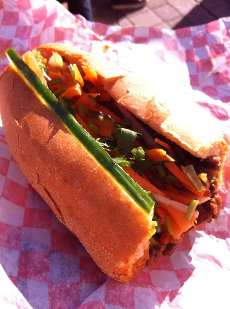 glo_chao's tweet image. #BestofToronto #FoodTour would not be complete w/out the best bahn mi downtown @BahnMiBoys! @foodiesonfoot