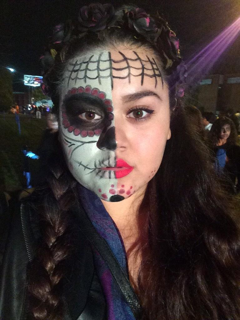 Angeebeas's tweet photo. Dia de Los Muertos make up last night 💀 #halfbraid #halflonghair http://t.co/4M33Xnob4l