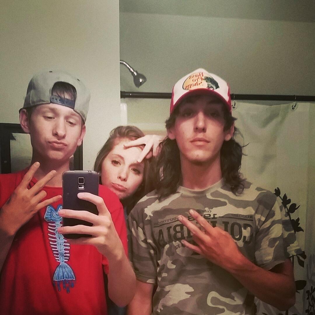 Bcolecampbell26's tweet photo. I am gonna miss @Bussstyyy we had some good ass times! Hope College is fun man! http://t.co/ZhHxzx7hd9