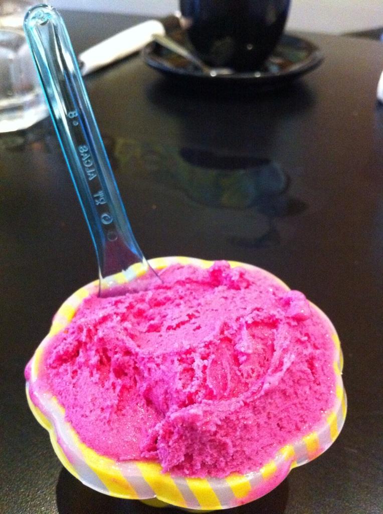glo_chao's tweet image. Yummy thin crust pizzas &amp;amp; gelato to finish @gforgelato. Try the unique beet &amp;amp; mascarpone gelato! @foodiesonfoot