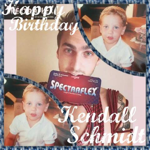 Happy Birthday
kendall Schmidt     Happy 24 YearS    Te amo Mi Empanaro    