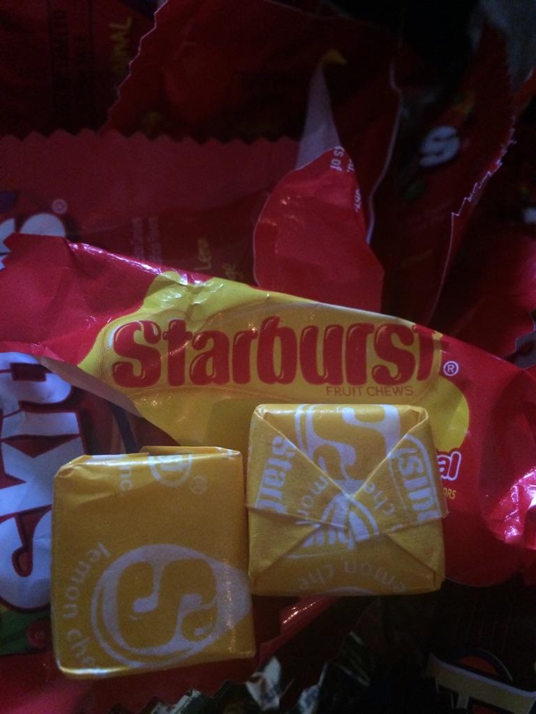 MaggieMay06's tweet photo. @hittman2183 opened his @Starburst and had #candy #fail #doublelemon #lemonistheworst http://t.co/W6XcwEh4Wd