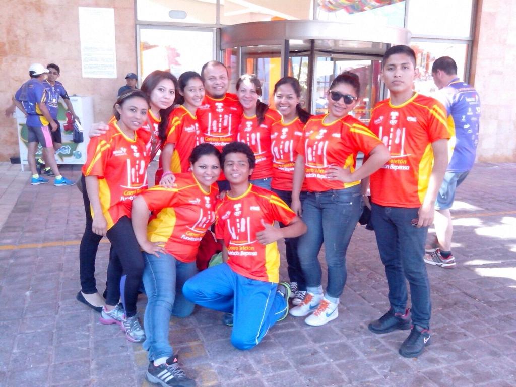 Zammy_Ramos's tweet photo. Siempre es un placer ayudar al lado de grandes #Amigos. #ReCorriendo #MueveTusValores @Mjuvenilv #CarreraTeleton http://t.co/Ia4qaH43LP