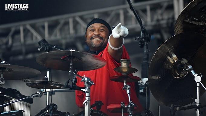 Happy birthday to the king himself, Carter Beauford. 