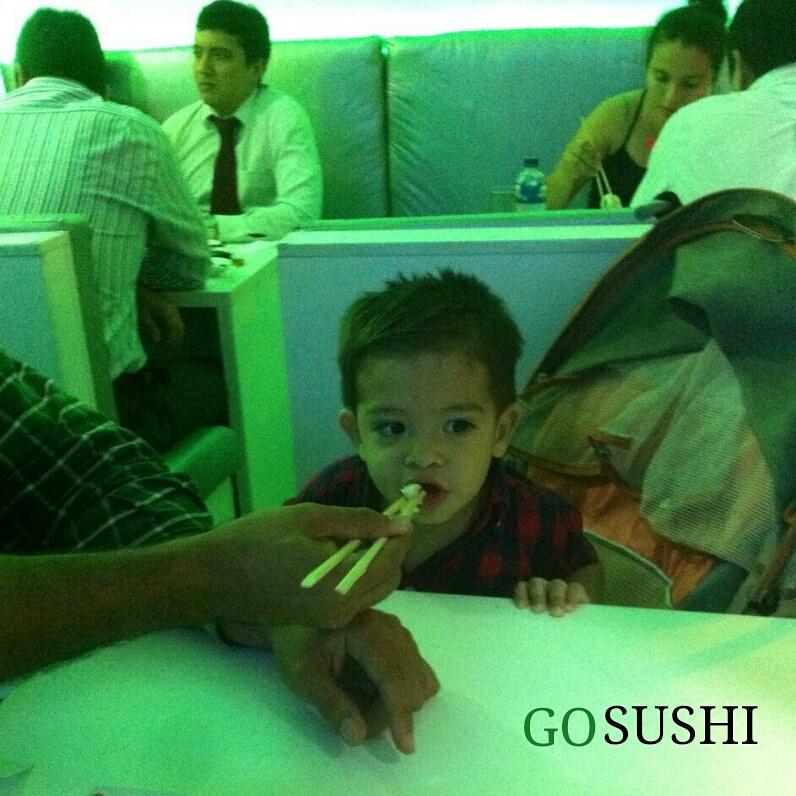 GoSushiEc's tweet photo. Nos encanto ver como se delitaba este jovencito de buen gusto!

Sushi en Familia

Reservaciones: 045129062 http://t.co/csXSUdkwKF
