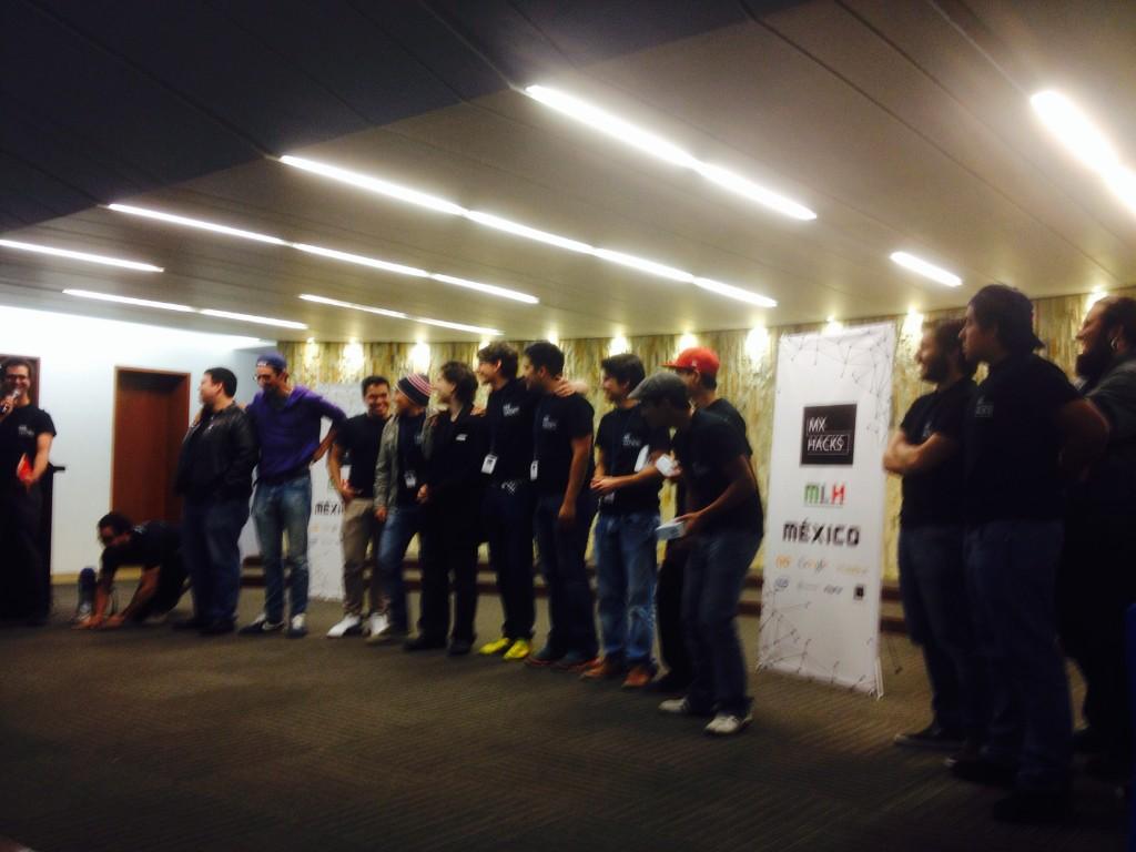 devflatam's tweet photo. En cada uno de los 3 equipos ganadores del #MXHack hubo algún des-alumno del Dev.F. :) Orgullosamente. #getHacky http://t.co/CkIW2FkwsB