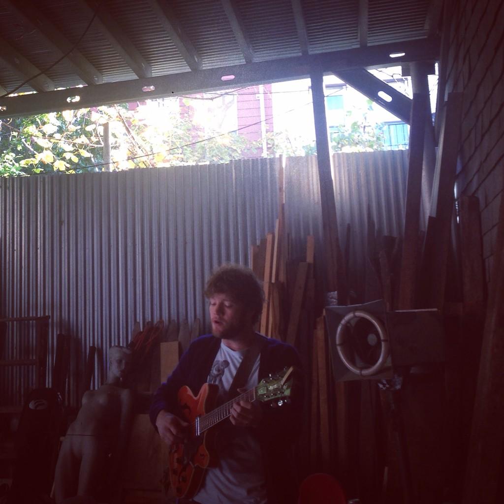 readHannah's tweet photo. Beautiful Sunday sounds from @keenanarmstrong #shacksessions http://t.co/AWBedl82Al