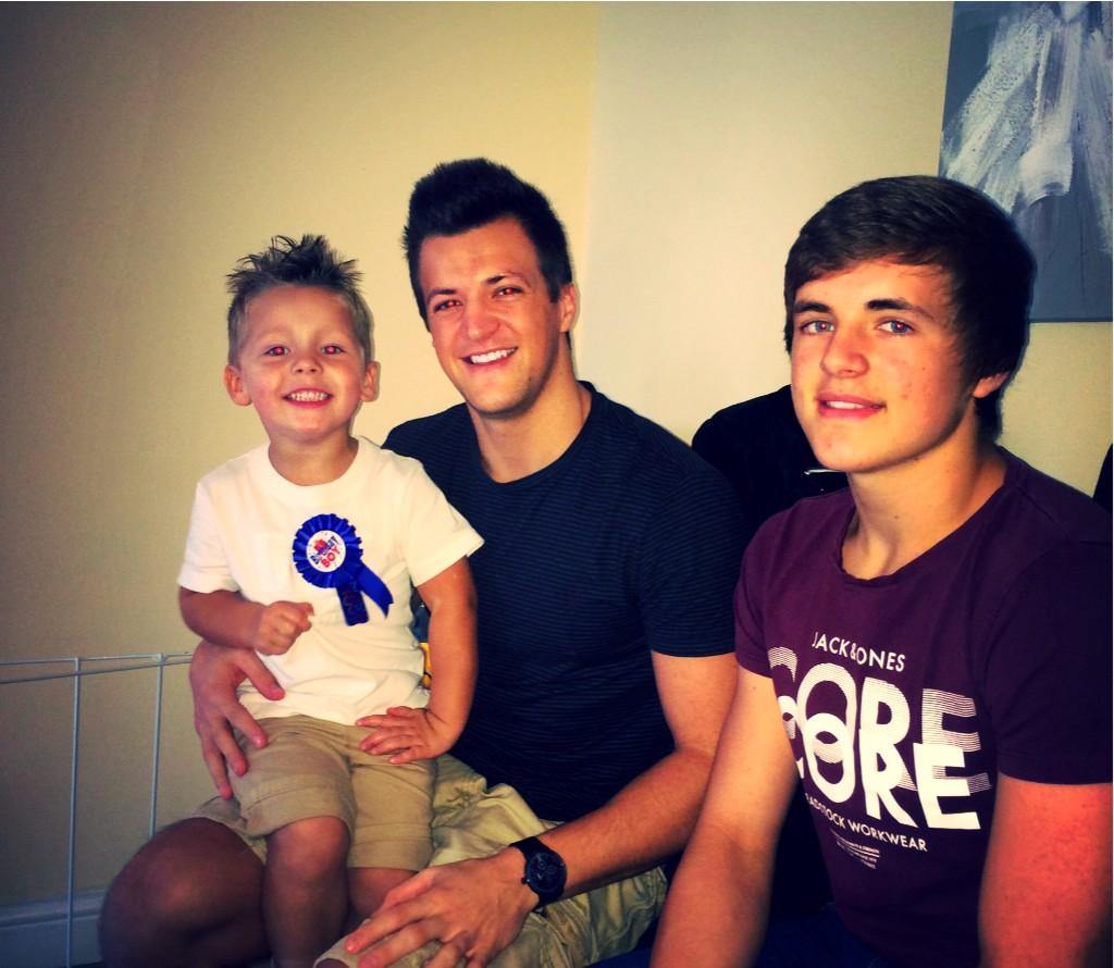dale_ford15's tweet photo. Happy 3rd Birthday to my little cousin Jaxon 🎈 http://t.co/jyQxH4mw4F