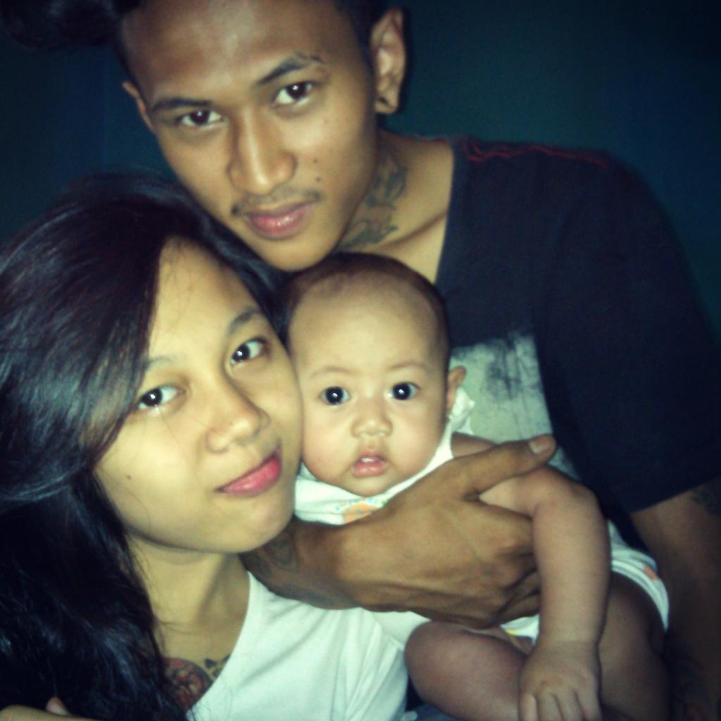 Loveyou daddy, loveyou maby{}