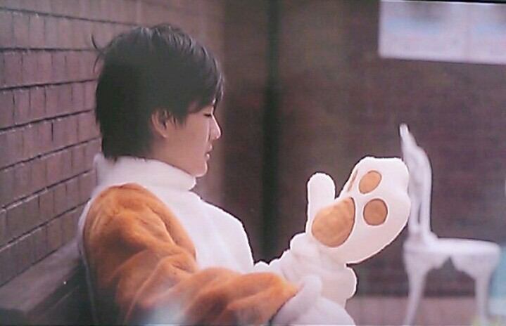 bot_bakarea's tweet photo. 文恵と手を繋いだあとにずっと自分の手を見るめる達也 http://t.co/z00AHZktt1