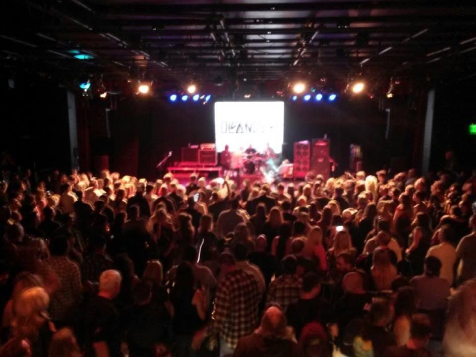 OLEANDERBAND's tweet photo. Great night... Great bands... Big time rock!
#SactownRocks #somefearnone #Hero'sLastMission #Fallrise #Helrrzzr http://t.co/7kZALkACvC