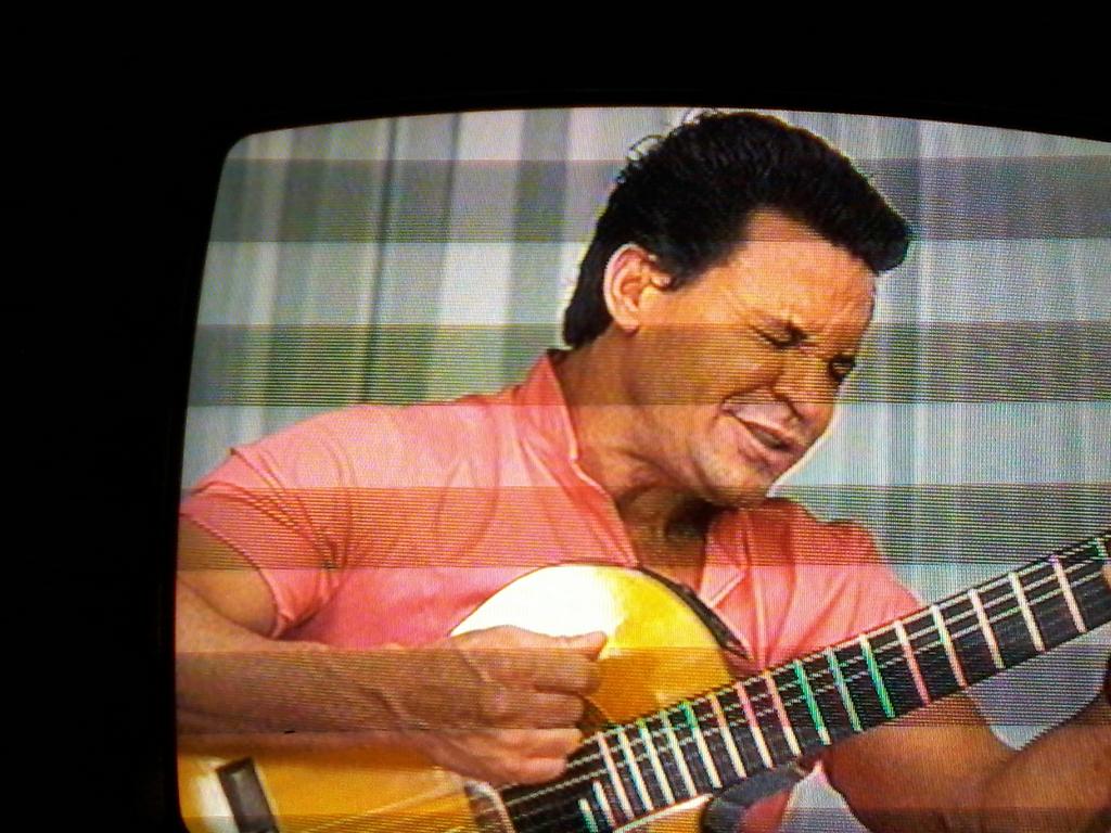 dilabueno's tweet photo. Eu não existia pra vc.... me apaixonei.... #vouchorar http://t.co/OtEIrcB9pR