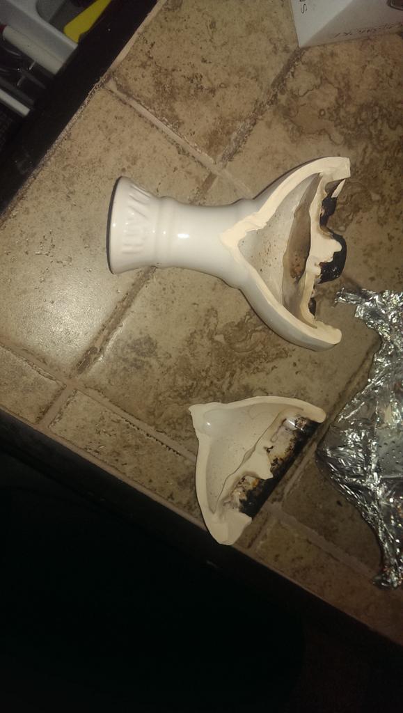 CloudBurstOP's tweet photo. @HookahLifee you know it's a bad night when this happens. http://t.co/pNZlQFHkQ4
