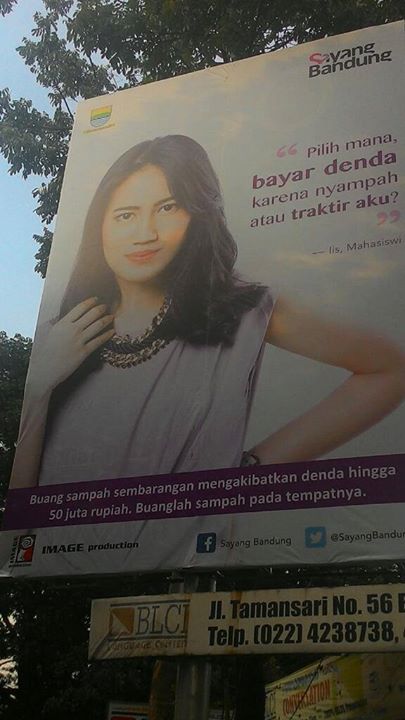 designforBDG's tweet photo. Kampanye denda membuang sampah sembarangan sudah mulai. Masih berani buang sampah sembarangan!? #design4BDG http://t.co/eWrnZeWdy2