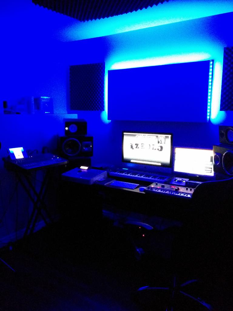 djtdot's tweet photo. New recording studio. http://t.co/pOUsnLvM5R