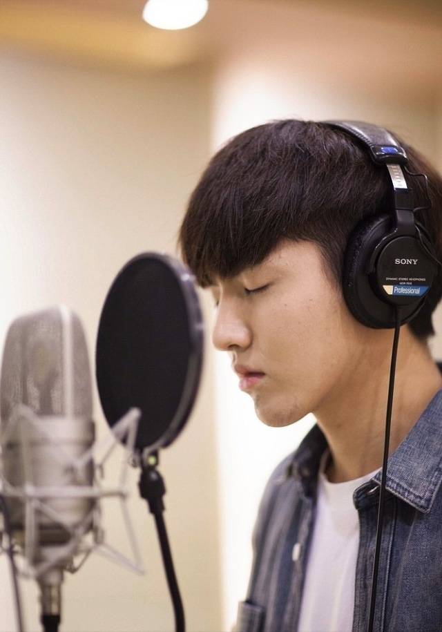 i_spearfan90's tweet photo. พี่หล่อครับ ชอบมากกก หล่อเกินไปแล้วววว~~ 😍😎#WuYiFan #KRIS #HelloActorWu http://t.co/B6HebX8qfR