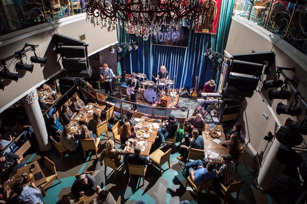 NathanArmstrong's tweet image. Jeffery Jordan feat. Ben Callicott @HardRockMemphis October 2014

Photo: @timgsimpson