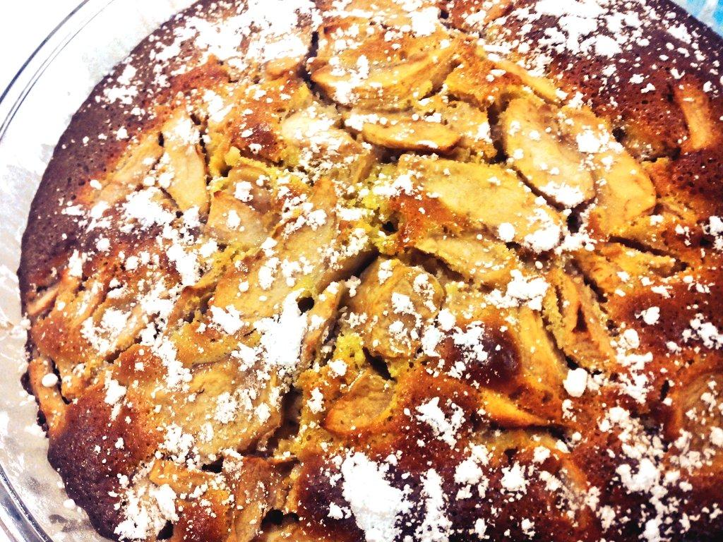 Egi_pi's tweet photo. Un buongiorno dagli amici di #iLikeEat con questa torta supomosa alle mele
http://t.co/ZKIxWxUNql #passionechecresce http://t.co/Nc6tf0OJgW