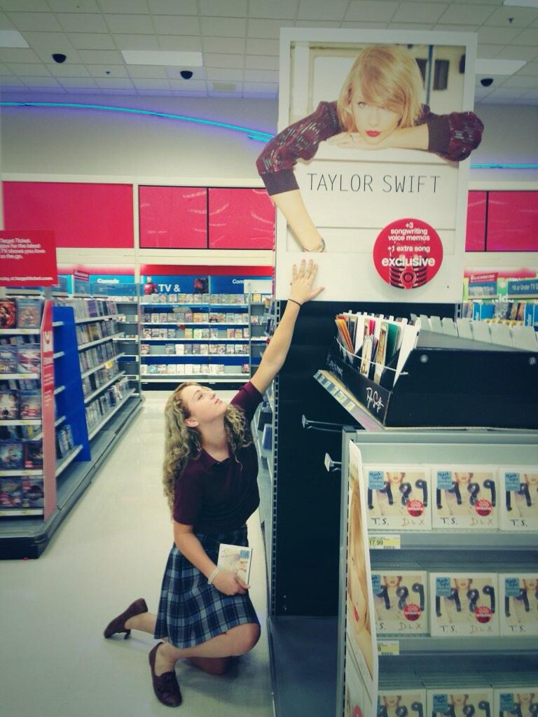 HorseBrave813's tweet photo. TAYLOR!! #taylorlurking  #TS1889 @taylorswift13 http://t.co/XKtBCqHXYE
