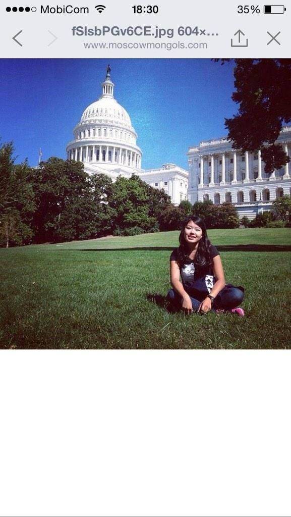 Энэ охин зайлуул аавыгаа хайж байгаам байна.Түүний аав 90-ээд оны үед Эрхүүд байсан Ганбат гэдэг наймаачин залуу байж