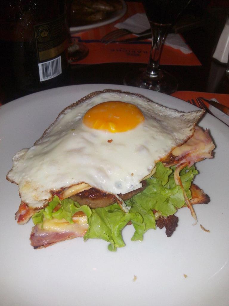 La comida post juego de <a href="/poli_4/">franco sbarra</a> , totalmente merecida!