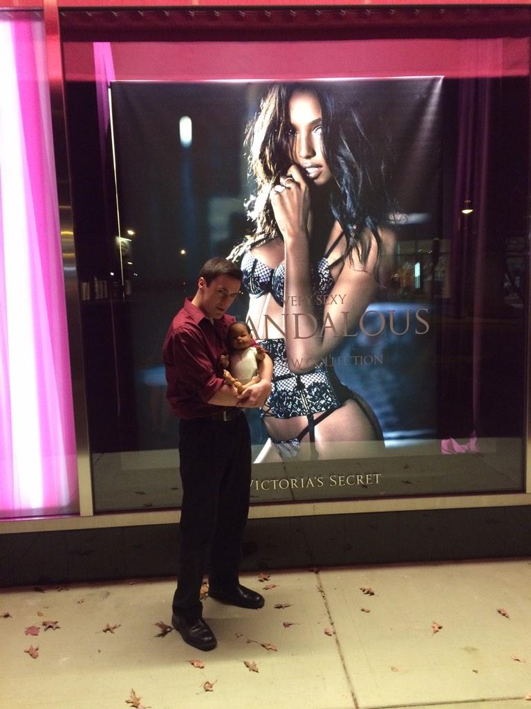 ReactsMatt's tweet photo. Family picture! http://t.co/vNfoiWuCSB