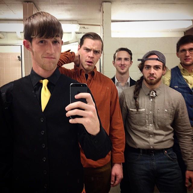 AlexChristian25's tweet photo. Going to the Bee's for @john_5cent Birthday http://t.co/EVNO9DASi4 http://t.co/hOa6aDQpr0