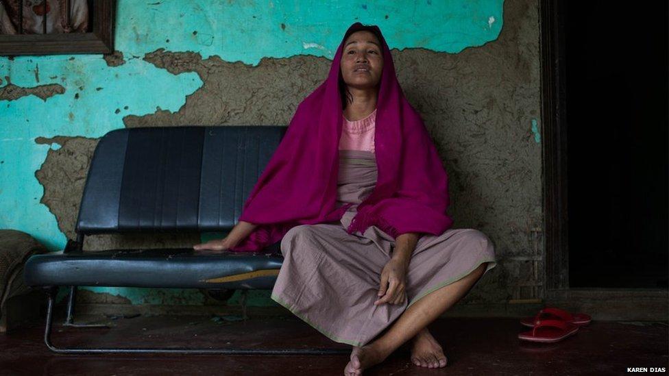 BBCNewsAsia's tweet image. Inside the world of India's gun-violence widows bbc.in/1vC9MF3