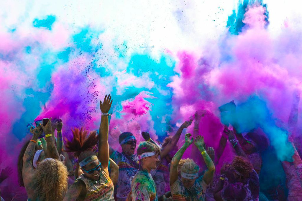 TheColorRunHK's tweet image. Who's excited for the #happiest5k in #HongKong? Our website launches this week - registration opens FRIDAY!!