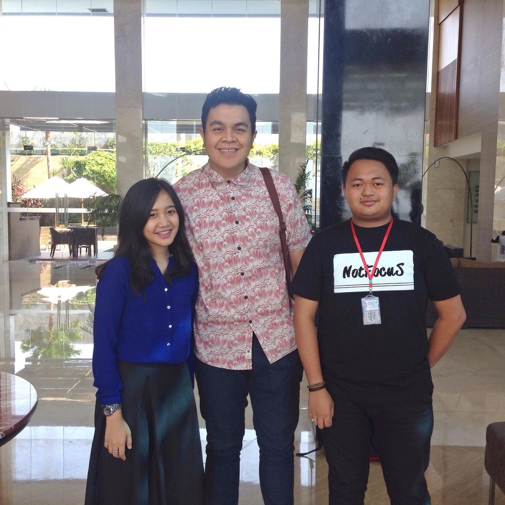 not_focus's tweet photo. Thanks @kevinabellio for wearing our tees. On Tulus Concert. http://t.co/GAxrMSdRUQ