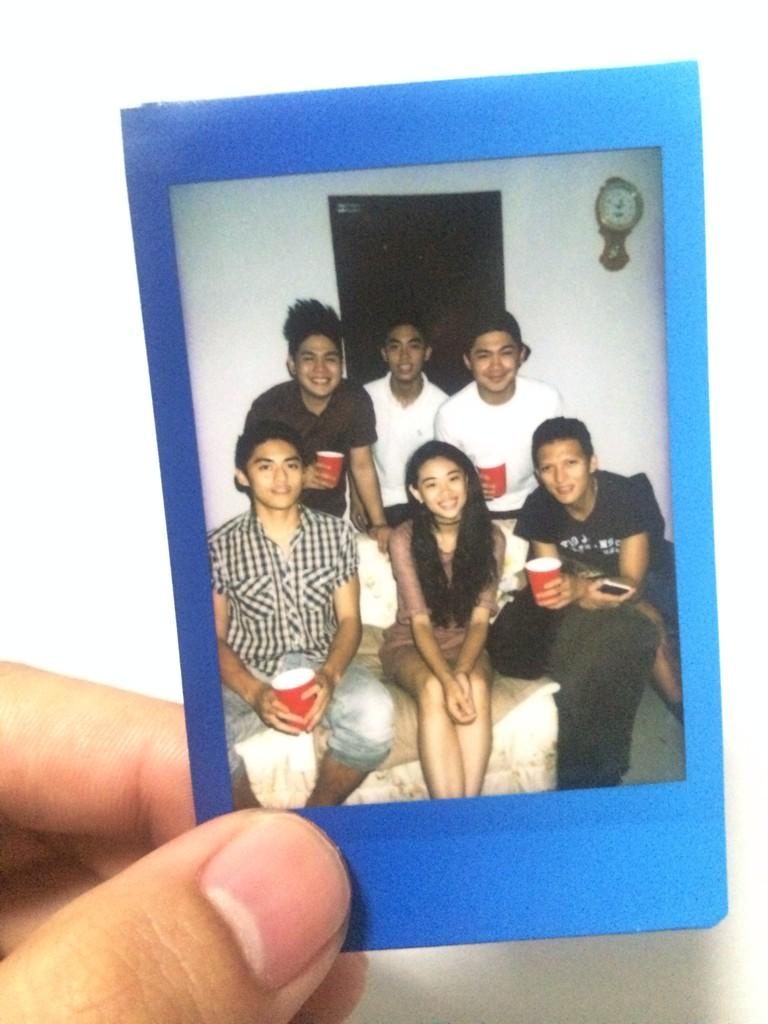 MiccoloSolis's tweet photo. Food trip with our guest from Cebu! ☺️ @deleoncharmaine @mateoslow @IAmKaitanium #beeboi #arthur #jr http://t.co/xMWYw7hl5s