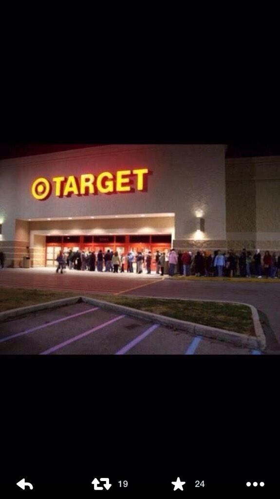 acl132's tweet photo. Prolly what it'll be like at work tomorrow😂 http://t.co/pY29M9Wxei