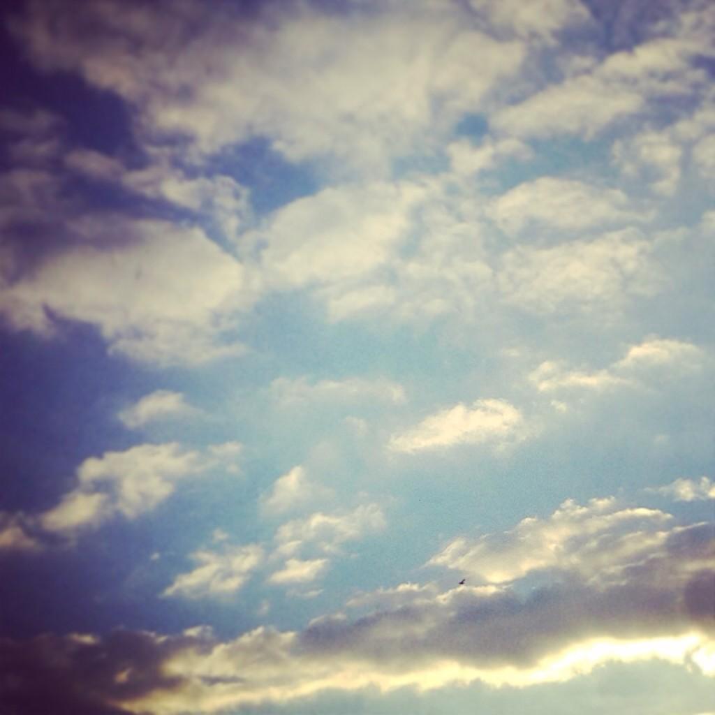 CocodeMedina's tweet photo. Böyle Pazartesi olmaz diyorsun ama bak oldu. #anitibariyle #istanbul #flylikebird okeay http://t.co/tlh1dSPUiF