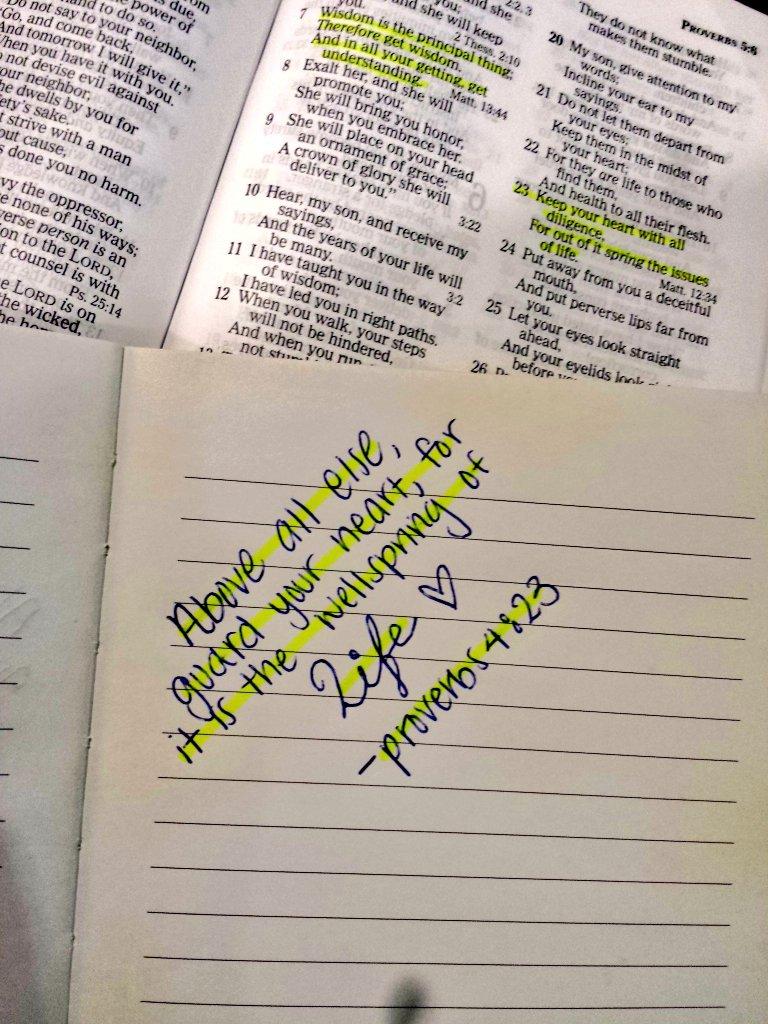 hetalp_'s tweet photo. The bible is BEAUTIFUL.💕 #guardyourheart #liveouttheword http://t.co/iiOtbfZ8sm