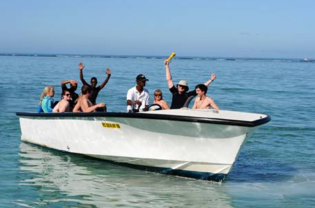 lapiroguemru's tweet photo. Join us to welcome #November2014! #summer #warmtemperature #holidays #LaPirogue #Mauritiusisland... http://t.co/MrpzPrpe5c