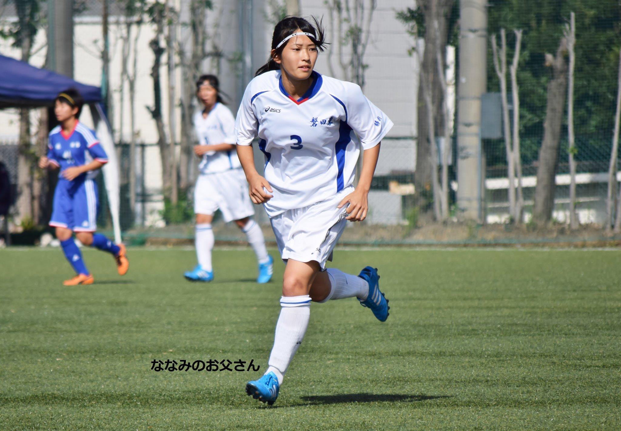 ななみのお父さん 高校女サカ選手権 磐田東vs桐陽 Mfで背番号3の山口華奈さん ボランチとして鋭いパスを前線に供給 Http T Co Edsnzq5jxs Twitter