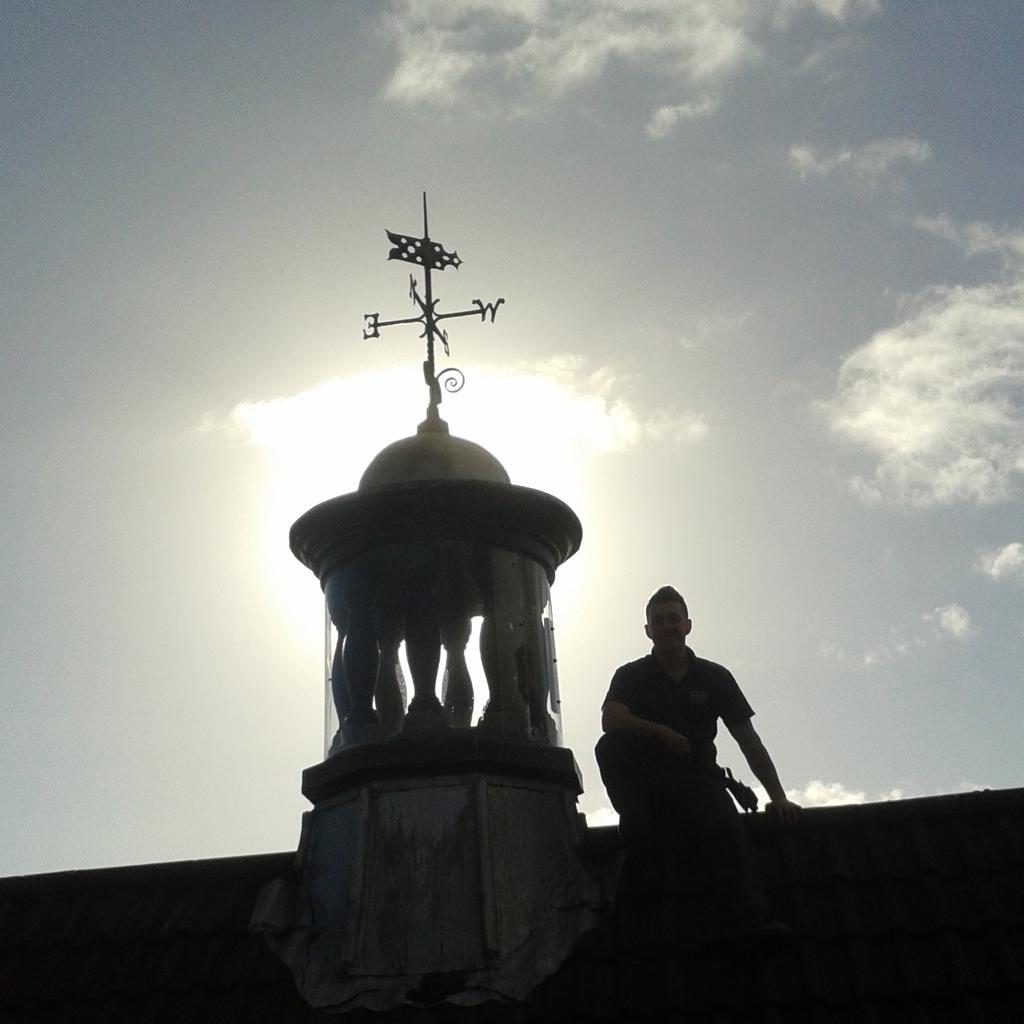 ISONCLEANING's tweet photo. Nice day at the @radyrgolf club for cleaning gutters. http://t.co/ynYSg1bySz