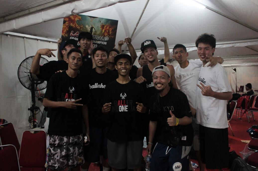 Foto bareng sang juara di GF <a href="/LA_Streetball/">LA Streetball</a> 2014
