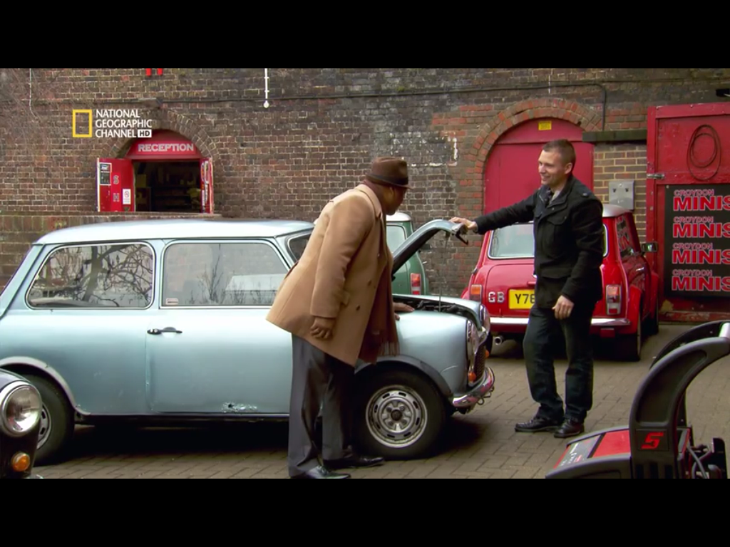 OnRateRien's tweet photo. #CashCars défi du jour remonter une mini, légende des citadines http://t.co/Evqyaz6Paf #onraterien @NatGeoChannelFr http://t.co/YZVwk6c3RO