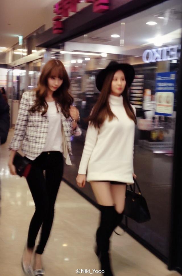 [PIC][03-11-2014]YoonA và SeoHyun xuất hện tại buổi công chiếu bộ phim "Cart" vào tối nay B1g93iyCcAARt0S